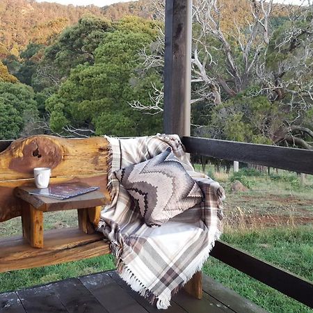 Bed and Breakfast Rustic Hut Bush Retreat Penguin Esterno foto