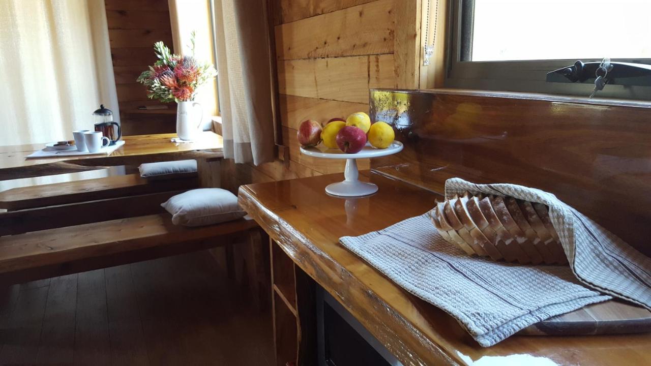Bed and Breakfast Rustic Hut Bush Retreat Penguin Esterno foto