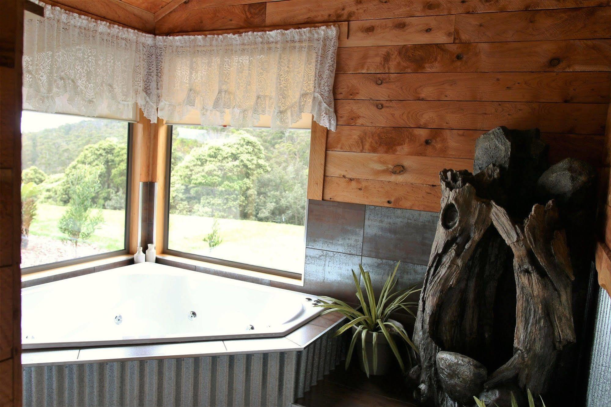 Bed and Breakfast Rustic Hut Bush Retreat Penguin Esterno foto
