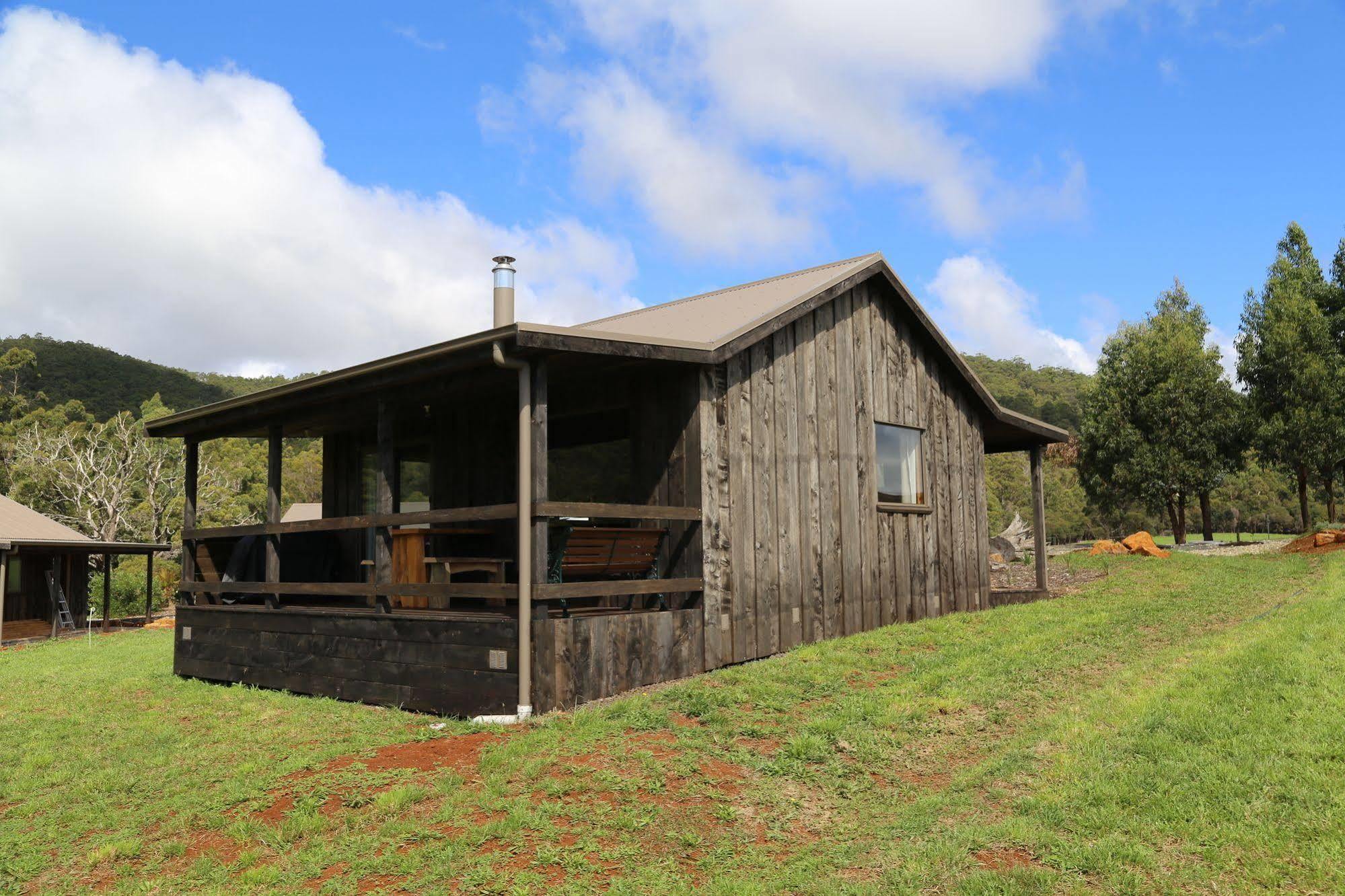 Bed and Breakfast Rustic Hut Bush Retreat Penguin Esterno foto