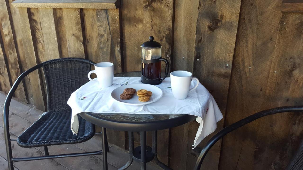 Bed and Breakfast Rustic Hut Bush Retreat Penguin Esterno foto